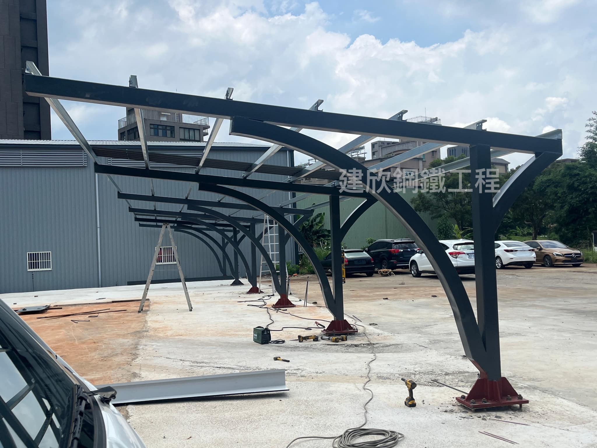 新北林口車業停車場雨遮